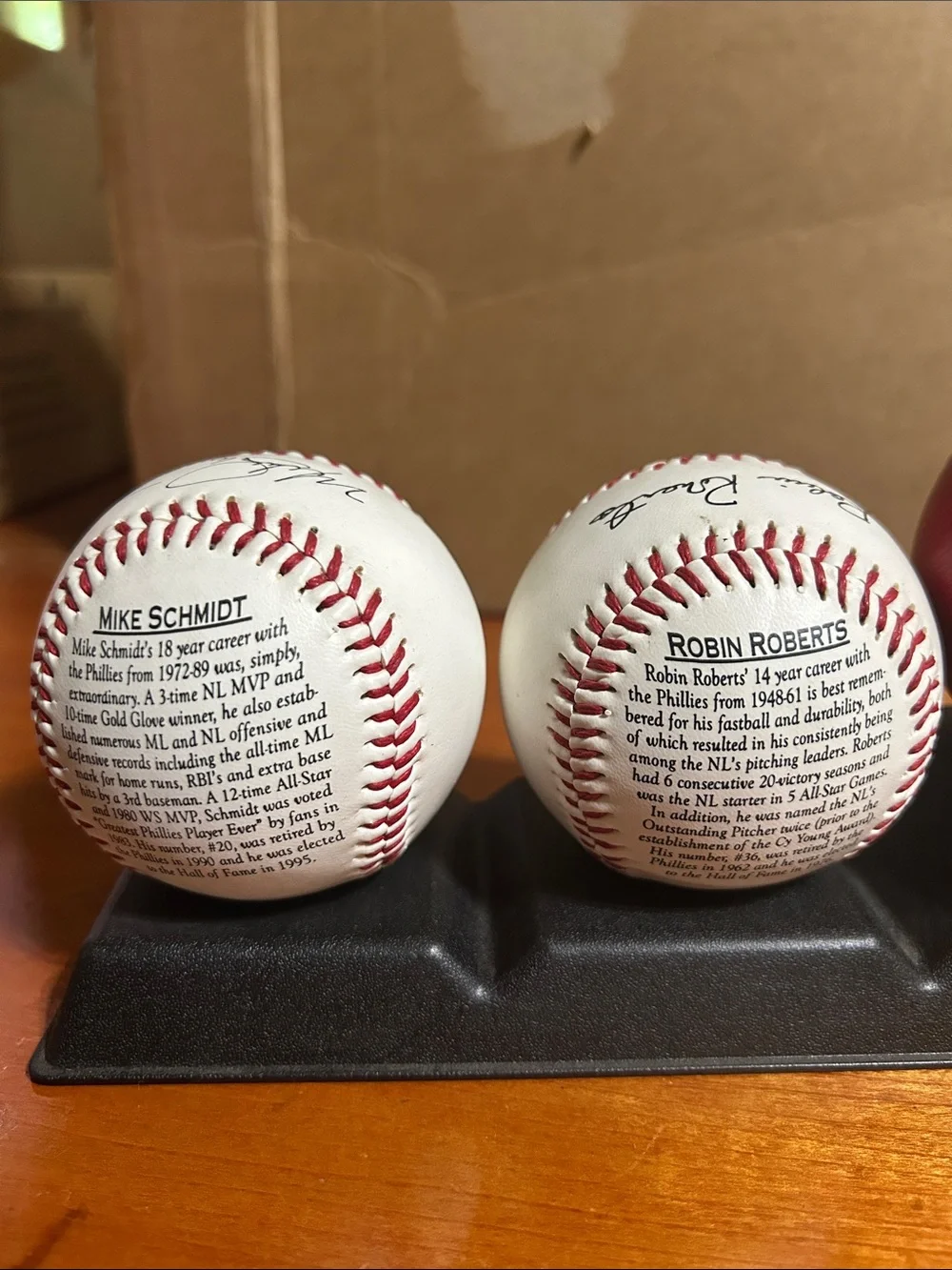 Set of 5 Philadelphia logo balls with stand